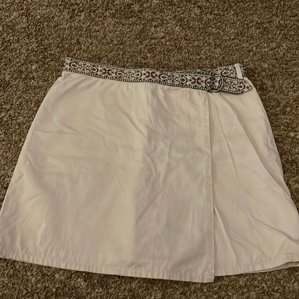 Beige skort